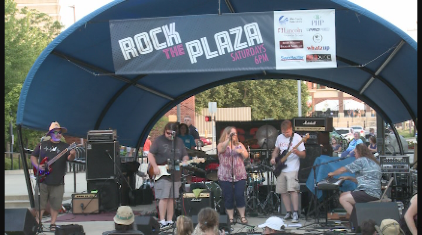 Rock the Plaza 2017: Phil's Family Lizard 7/15