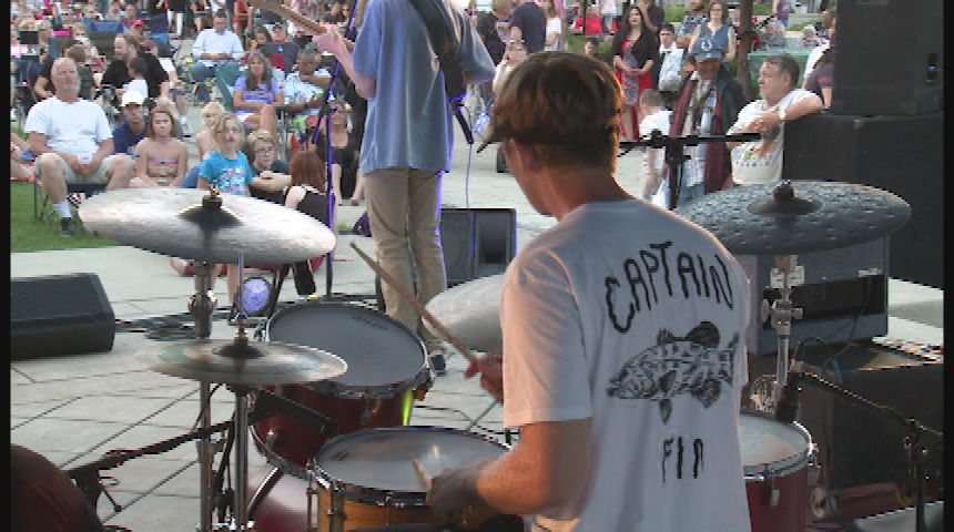 Rock the Plaza 2017: B-45s 8/19