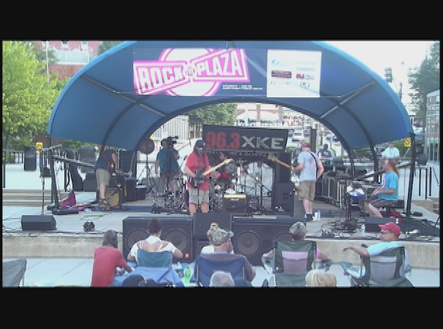 Rock the Plaza 2019: Phil's Family Lizard